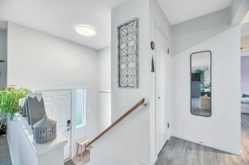 7311 35 Avenue Nw, Calgary, AB 