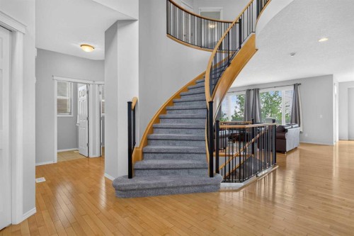 121 Sherwood Way Nw, Calgary, AB 