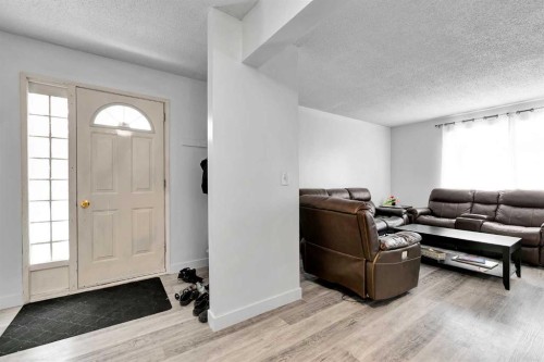 101-516 Blackthorn Road Ne, Calgary, AB - Indoor