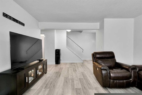 101-516 Blackthorn Road Ne, Calgary, AB - Indoor
