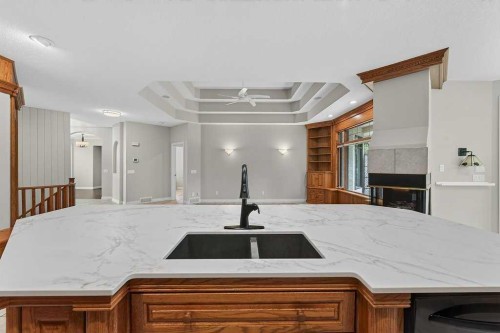 52 Sandstone Ridge Crescent, Okotoks, AB - Indoor Photo Showing Kitchen