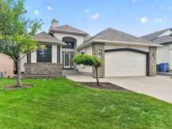 52 Sandstone Ridge Crescent Okotoks, AB T1S 1P9