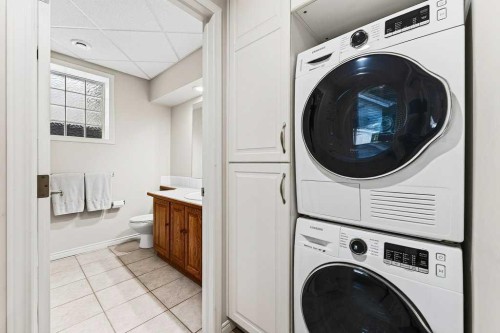 52 Sandstone Ridge Crescent, Okotoks, AB - Indoor Photo Showing Laundry Room