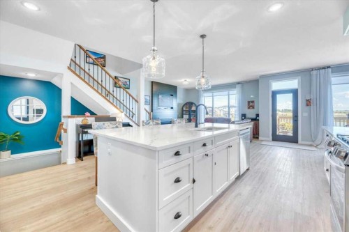 835 Lakewood Circle, Strathmore, AB - Indoor Photo Showing Kitchen