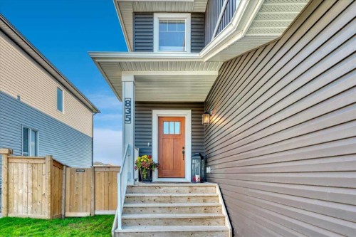 835 Lakewood Circle, Strathmore, AB - Outdoor With Exterior