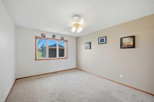 13 Parklane Place, Strathmore, AB 