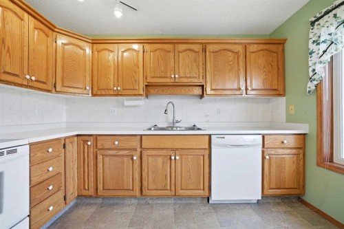 13 Parklane Place, Strathmore, AB 