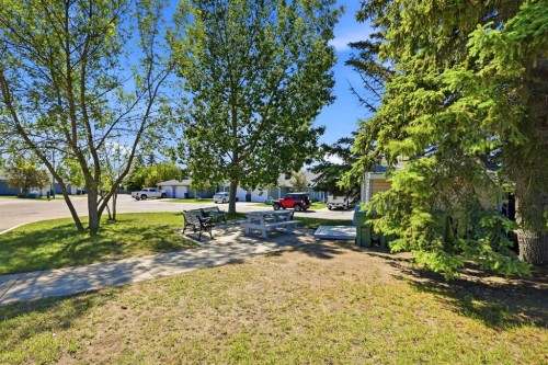 13 Parklane Place, Strathmore, AB 