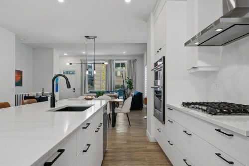322 Sovereign Common Sw, Calgary, AB 