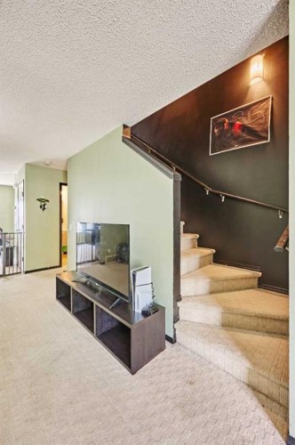225 Elgin Gardens Se, Calgary, AB 