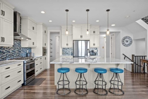 195 Evansfield Close Nw, Calgary, AB - Indoor Photo Showing Kitchen With Upgraded Kitchen