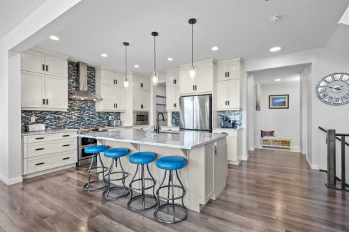 195 Evansfield Close Nw, Calgary, AB - Indoor Photo Showing Kitchen With Upgraded Kitchen