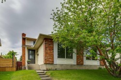 51 Woodbrook Green SW Calgary, AB T2W 4P6