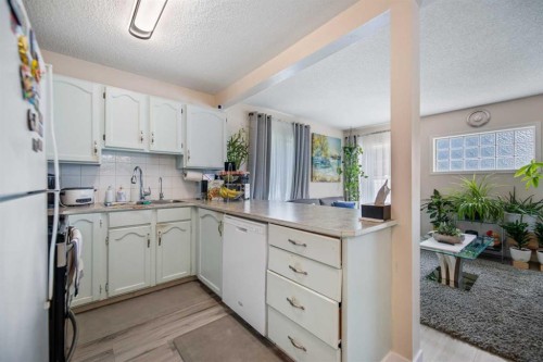 4 Millview Green Sw, Calgary, AB 