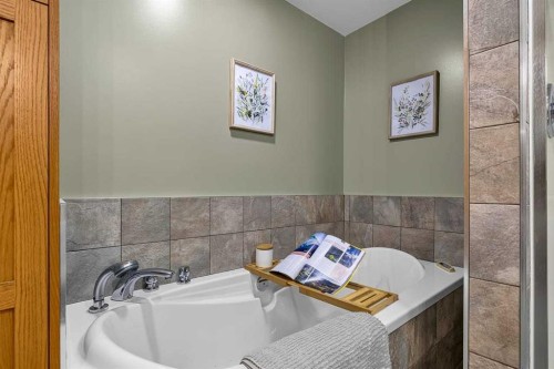 115 Sunvista Court Se, Calgary, AB 