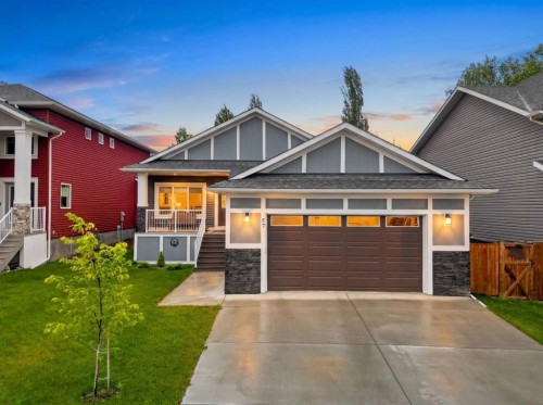 57 Mackenzie Way  Carstairs, AB T0M 0N0