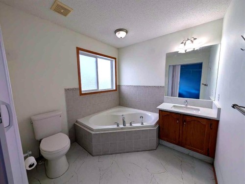 151 Taracove Estate Drive Ne, Calgary, AB 