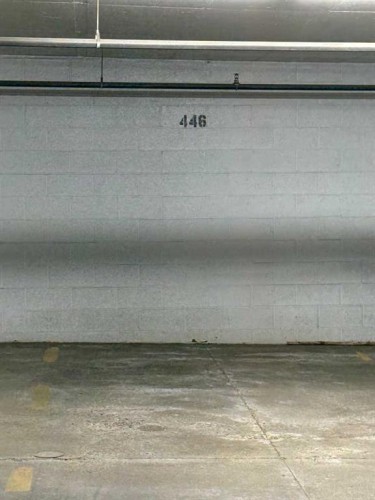 1507-211 13 Avenue Se, Calgary, AB - Indoor Photo Showing Garage