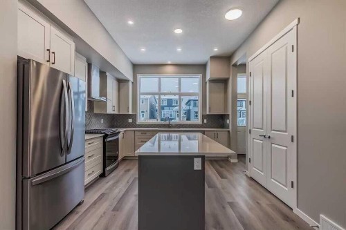 1040 Mahogany Boulevard Se, Calgary, AB 