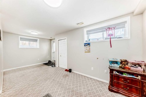 398 Martindale Drive Ne, Calgary, AB 