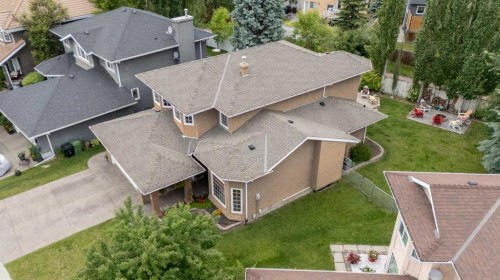 19 Mckenzie Lake Manor Se, Calgary, AB - Outdoor