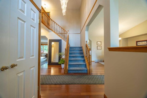 19 Mckenzie Lake Manor Se, Calgary, AB - Indoor Photo Showing Other Room
