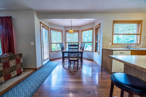 19 Mckenzie Lake Manor Se, Calgary, AB - Indoor