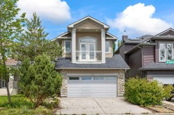 303 Bridlemeadows Common SW Calgary, AB T2Y 5C4