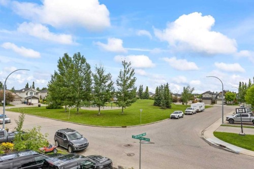 303 Bridlemeadows Common Sw, Calgary, AB 