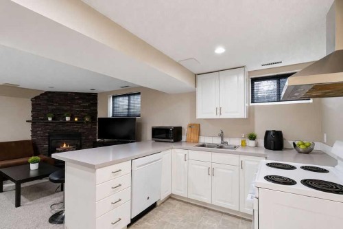 2808 19 Street Nw, Calgary, AB 