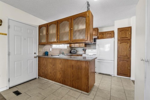 502 Maplewood Drive, Diamond Valley, AB 