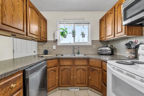 502 Maplewood Drive, Diamond Valley, AB 