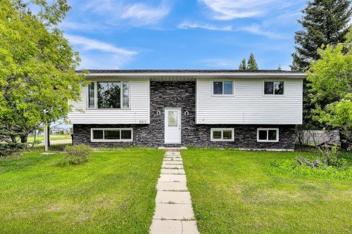 502 Maplewood Drive, Diamond Valley, AB 
