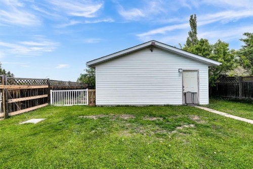 502 Maplewood Drive, Diamond Valley, AB 