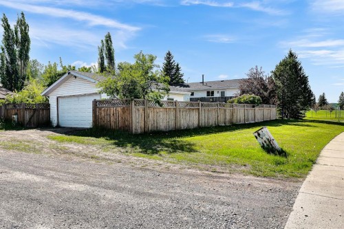 502 Maplewood Drive, Diamond Valley, AB 