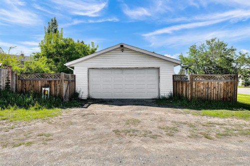 502 Maplewood Drive, Diamond Valley, AB 