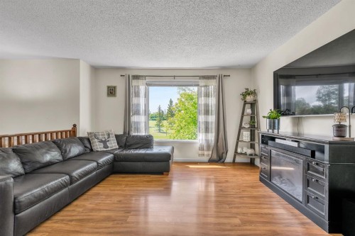 502 Maplewood Drive, Diamond Valley, AB 