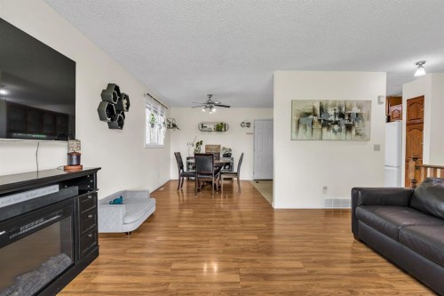 502 Maplewood Drive, Diamond Valley, AB 
