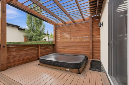 2016 31 Avenue Sw, Calgary, AB 