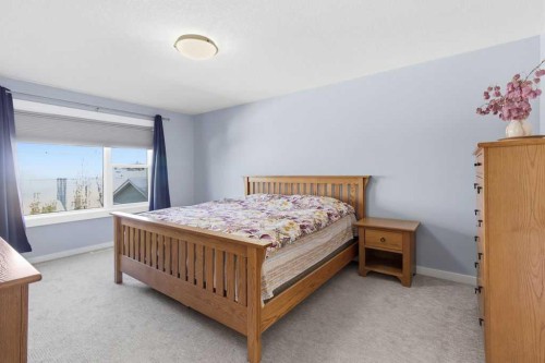 122 Ypres Green Sw, Calgary, AB 