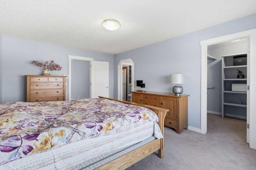 122 Ypres Green Sw, Calgary, AB 