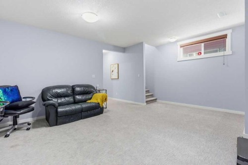 122 Ypres Green Sw, Calgary, AB 