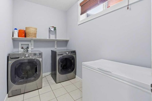 122 Ypres Green Sw, Calgary, AB 