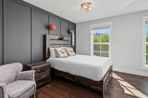 30 And 30G Victoria Cross Boulevard Sw, Calgary, AB - Indoor Photo Showing Bedroom