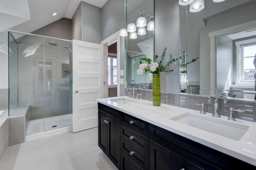 30 And 30G Victoria Cross Boulevard Sw, Calgary, AB - Indoor Photo Showing Bathroom