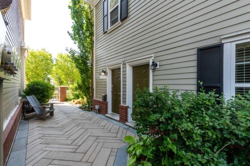 30 And 30G Victoria Cross Boulevard Sw, Calgary, AB - Outdoor With Exterior