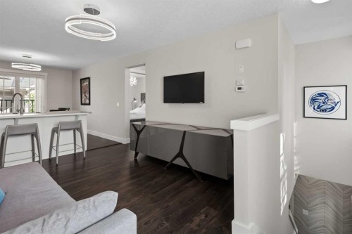 30 And 30G Victoria Cross Boulevard Sw, Calgary, AB - Indoor Photo Showing Other Room