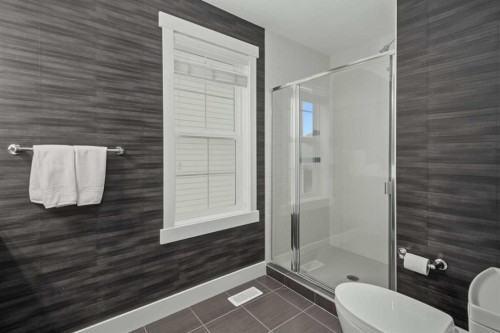 30 And 30G Victoria Cross Boulevard Sw, Calgary, AB - Indoor Photo Showing Bathroom