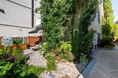 30 And 30G Victoria Cross Boulevard Sw, Calgary, AB - Outdoor