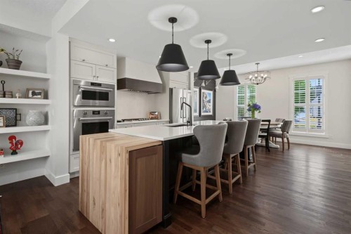 30 And 30G Victoria Cross Boulevard Sw, Calgary, AB - Indoor Photo Showing Kitchen With Upgraded Kitchen